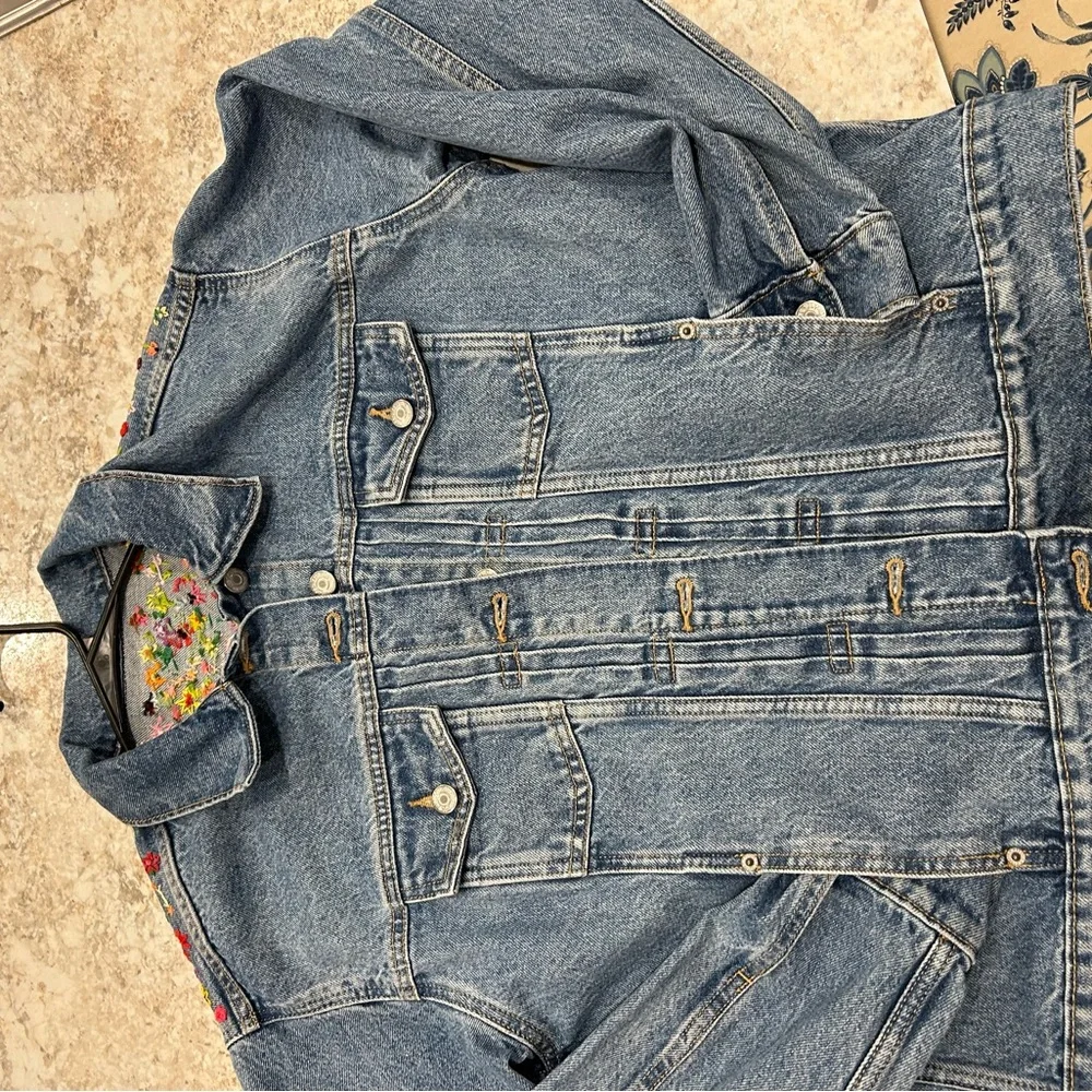 Old Navy Upcycled Denim Jacket with hand embroidered floral pattern large - Picture 7 of 8
